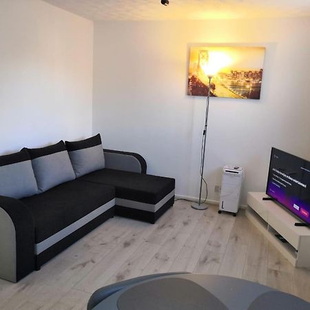 Delight Apartment, Close To Excel, London City Airport & O2! 외부 사진